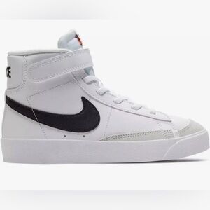 Nike White and Black High-Tops